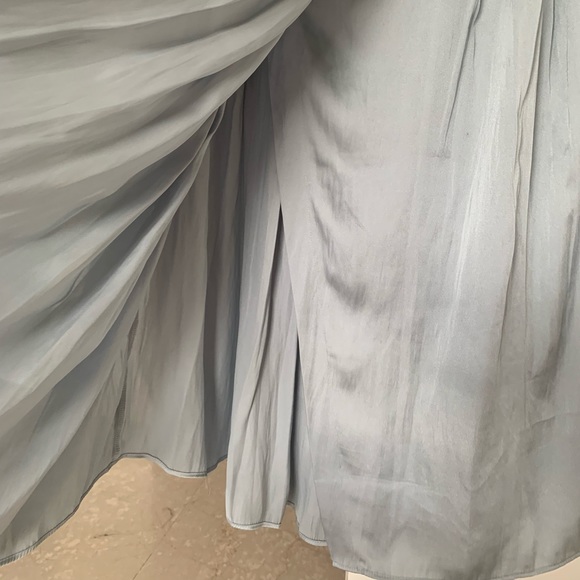 ZARA sky blue midi satin skirt with zip on side and slit in front. - Picture 4 of 8